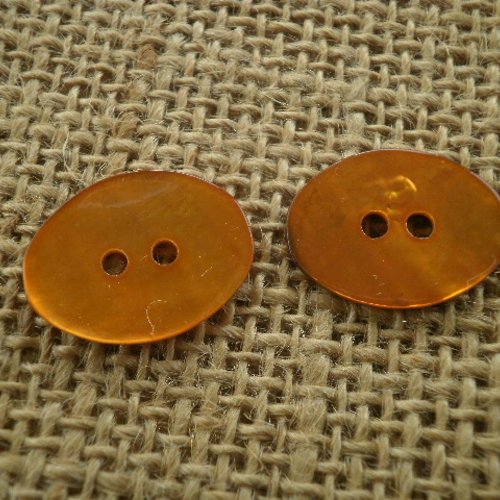 Lot de 2 boutons ovales en nacre , coloris orange , taille 20 x 15 mm