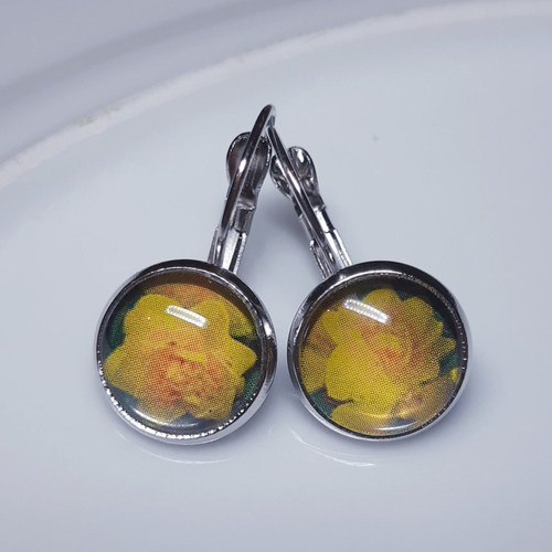 Boucles d'oreilles cabochon de verre à fleur jaune vert et argent - acier inoxydable