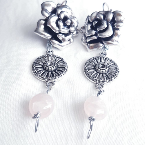 Boucles d'oreilles pierre quartz rose poudré, fleur argenté, rosace argenté