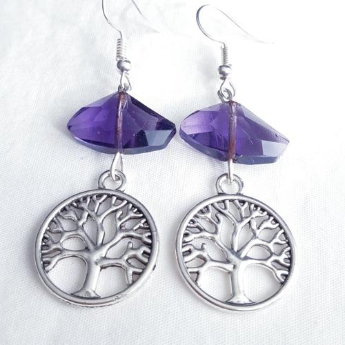 Boucles d'oreilles losange verre violet facettée, arbre de vie argenté