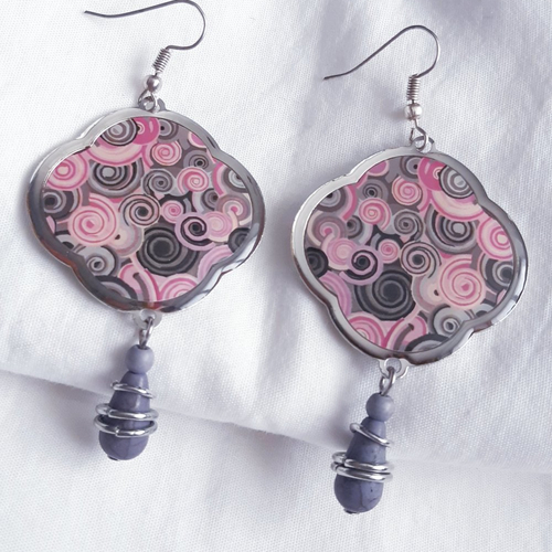 Boucles d'oreilles cabochon verre rose spirales, goutte céramique marbré gris, anneaux