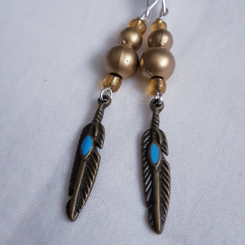 Boucles d'oreilles plume bronze bleu, perles or doré