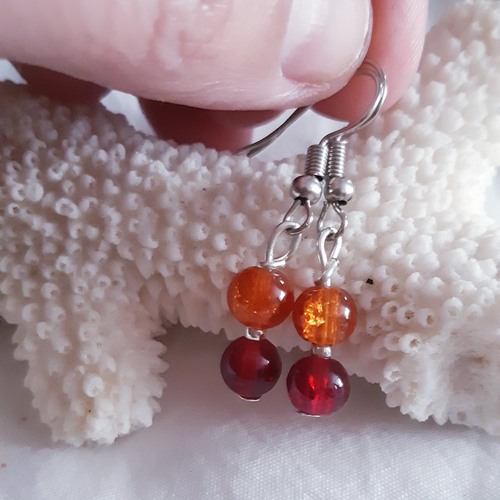 Boucles d'oreilles perles verre orange rouge craquelées, argenté