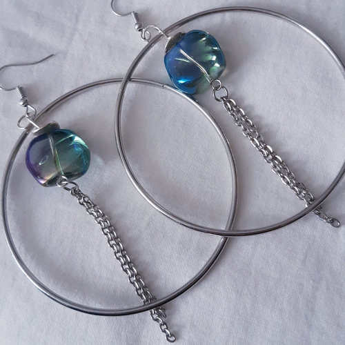 Boucles d'oreilles pierre verre tchèque bohème bleu vert, grand anneau argenté, chaines