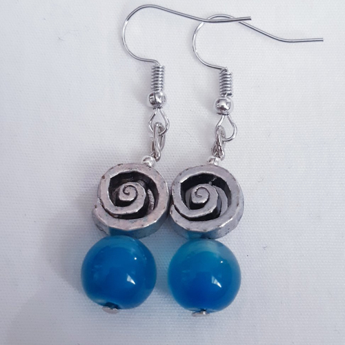 Boucles d'oreilles pierre apatite bleu, breloque spirale argenté