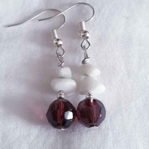 Boucles d'oreilles perle verre violet facettée, pierres blanches, argenté