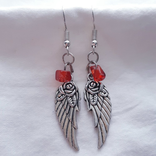 Boucles d'oreilles pierre verre rouge, aile d'ange fleur argenté, noir - idées cadeaux