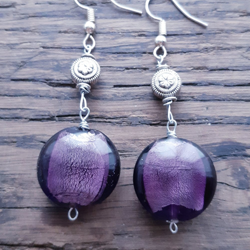 Boucles d'oreilles pierre verre murano violet, nacré et trèfle argenté