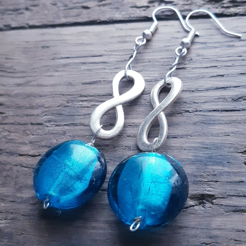 Boucles d'oreilles pierre verre de murano bleu, nacré et infini argenté