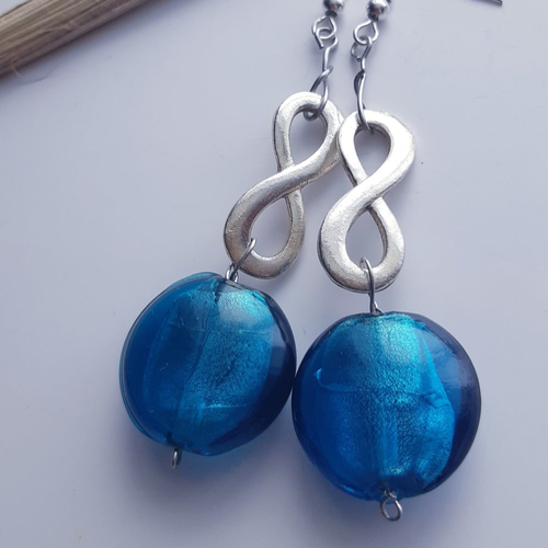 Boucles d'oreilles pierre verre murano bleu, nacré et infini argenté