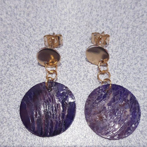 Boucles d'oreilles coquillage nacre violet et puces doré - or - acier inoxydable