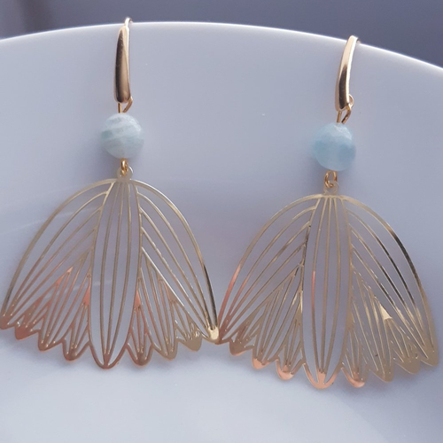 Boucles d'oreilles pépite de pierre aigue marine ciel , fleur filigrane doré et pendant or - acier inoxydable