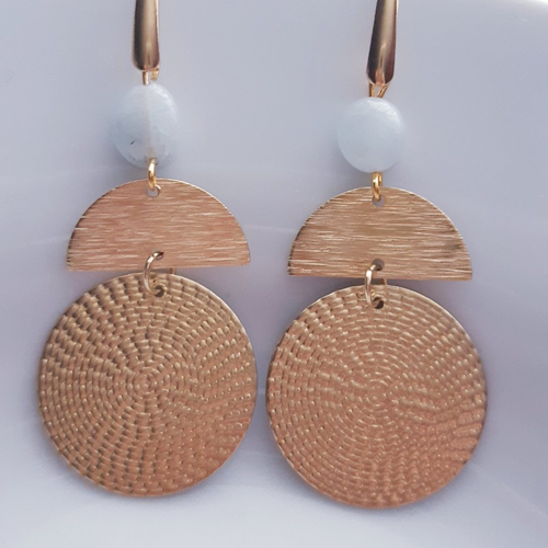 Boucles d'oreilles pépite de pierre aigue marine ciel , demi-lune doré , rond martelé et pendant or - acier inoxydable