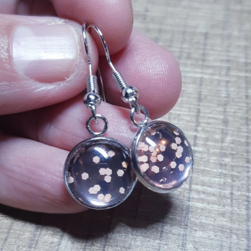 Boucles d'oreilles cabochon de verre en résine à paillettes rose poudré et argent