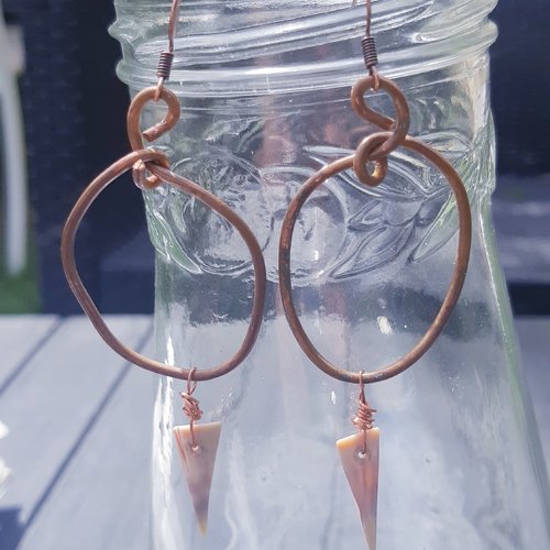 Boucles d'oreilles coquillage nacre beige crème et créole en cuivre vieilli - acier inoxydable