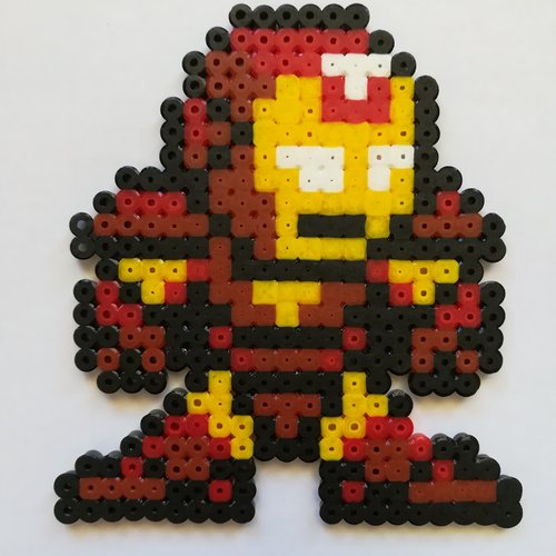Marvel iron man décoration en perles à repasser hama - pixel art - geek art
