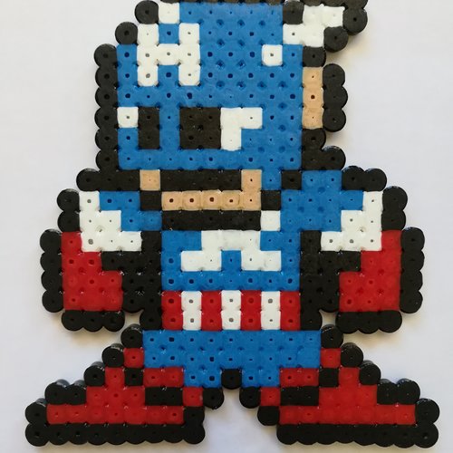 Marvel captain america en perles à repasser hama - décoration pixel art / geek art