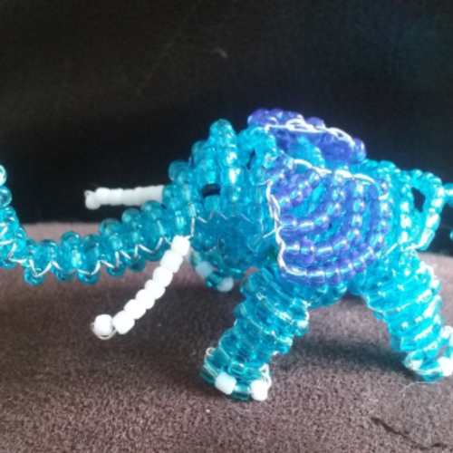 Éléphant bleu - décoration en perles de rocaille 