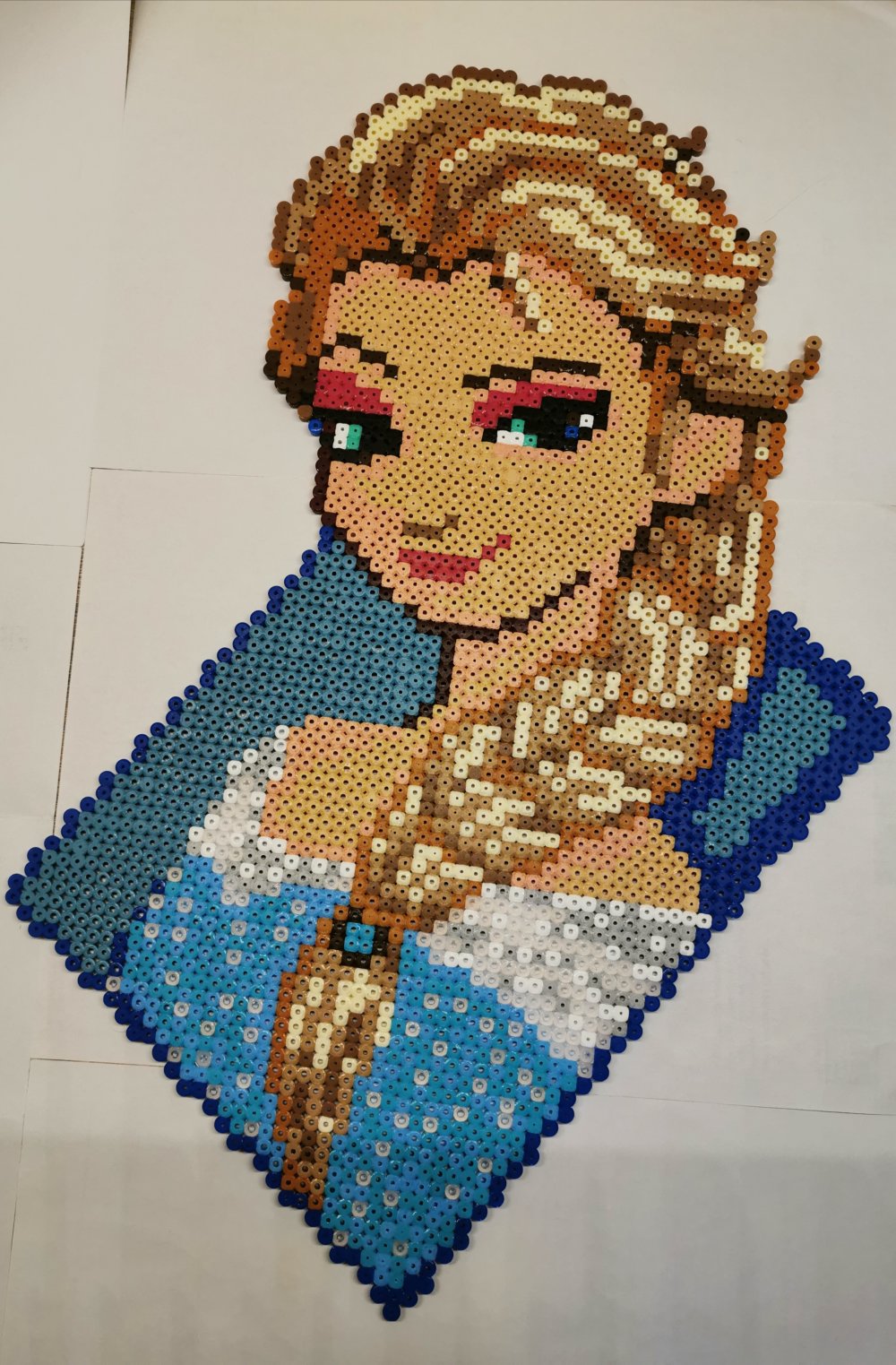 La reine des neiges - elsa en perles à repasser hama - pixel art - Un grand  marché