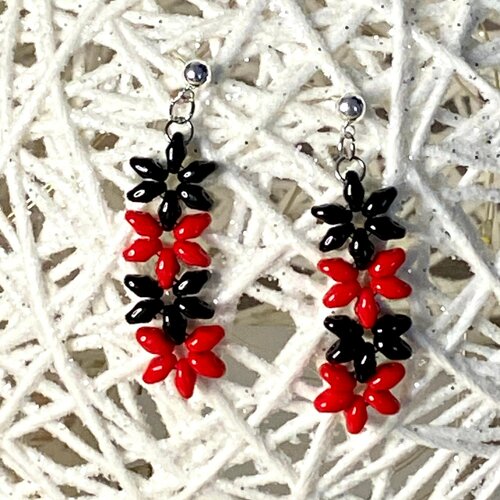 Boucles d'oreilles pendantes en perles rouge et noire
