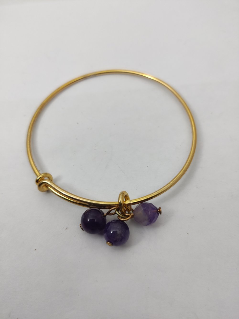Bracelet jonc améthyste violet et métal doré - Un grand marché