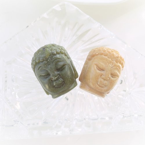Tête bouddha en jade, bijoux bouddhiste, pierre sculptée, 27 mm , jade, naturel,
