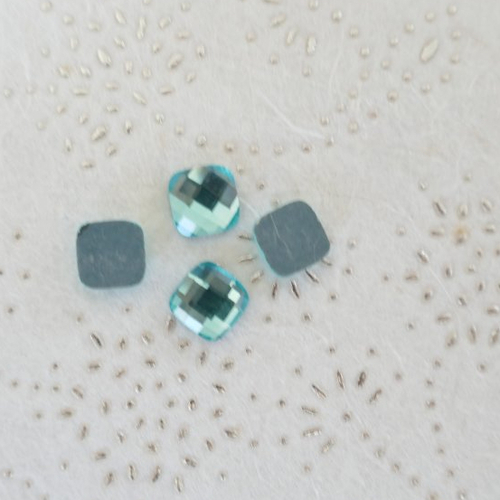Lot cabochon en verre facette, ancien cabochon carré, 10 mm, x4, dos plat, bleu ciel