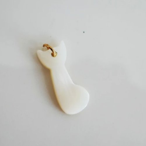 Pendentif nacre naturelle rare, breloque chat, perle naturelle, charme, bijoux enfant,coquillage, bijoux, enfant, idée, cadeau,