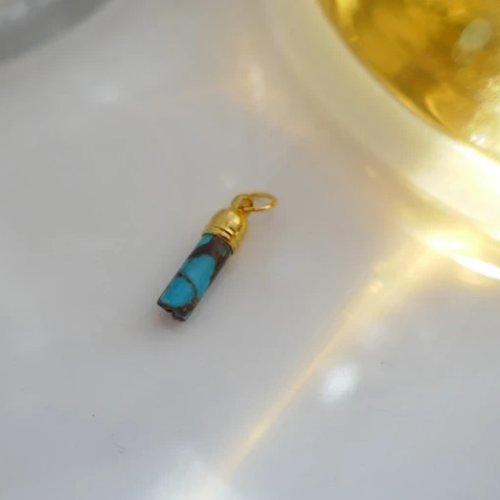 Pendentif pierre de turquoise, pierre naturelle, tube, stick, gemmes, bleu