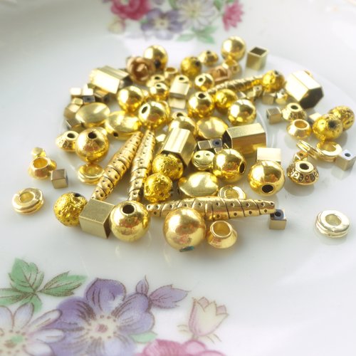 Lot perle mixte doré, mélange pierre et métal, x 50, perle en vrac, cube, carré, ronde, ovale,
