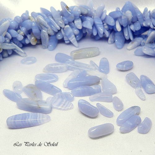 50 veritables  perles naturelles pepites agate bleue ciel 4-7 mm. 