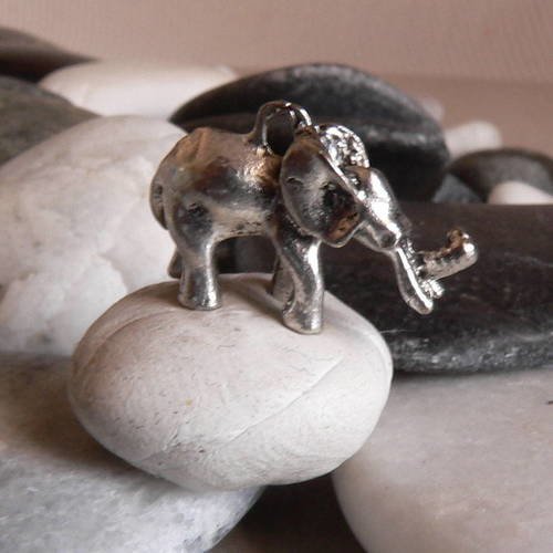 1 pendentif breloque elephant en metal couleur argent antique dim 15x22x6mm 