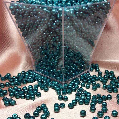 100 perles nacrées en  verre 4mm   - bleu paon - entre le bleu et le vert 