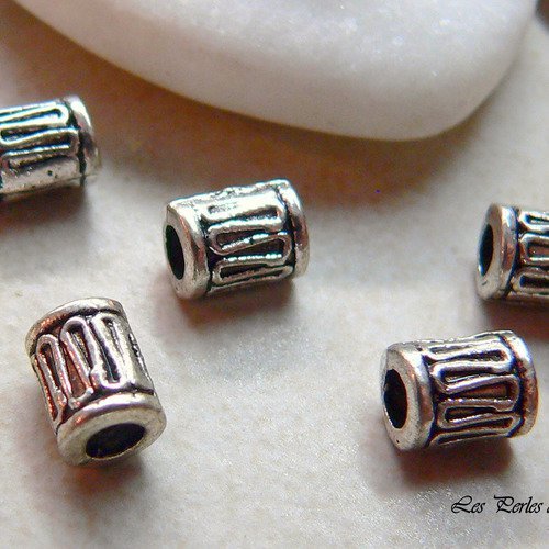 10 perles tubes en metal couleur argent antique  6mm x 10mm 