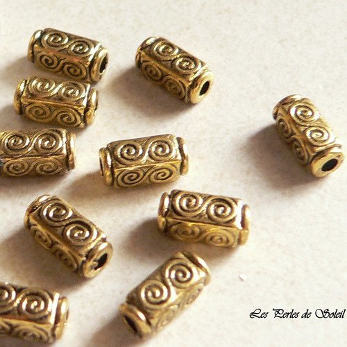 25 perles tubes carré en metal couleur dorée antique décor fleur 10x5mm 
