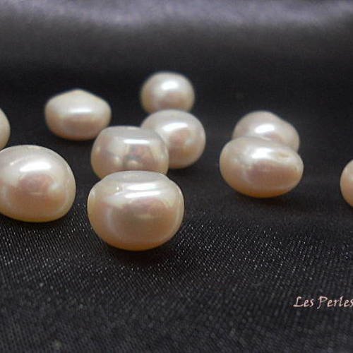 10 veritables perles de culture nacrées forme bouton d'eau douce rondes blanches dim 9-10 mm 