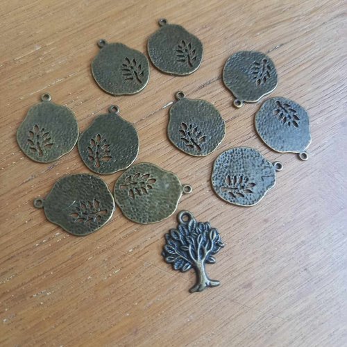 Lot de 10 breloques feuilles bronze