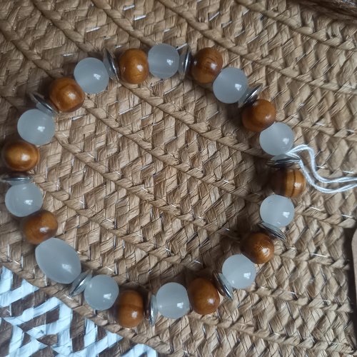 Bracelet femme en perles de verre blanc et perles de bois clair
