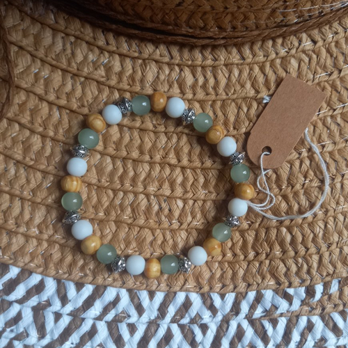 Bracelet femme en perles en  verre blanches, vert clair et perles de bois