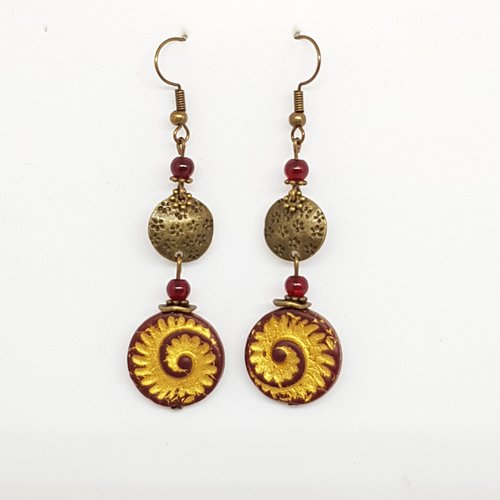 Boucles d'oreilles ethniques, palets ronds en verre de bohème or et bordeaux, perles rondes martelées en métal bronze