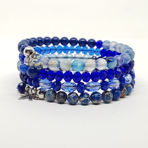 Bracelet à mémoire de forme, acier 4 tours, différentes formes de perles et nuances de bleu, perles naturelles, tchèques, de verre