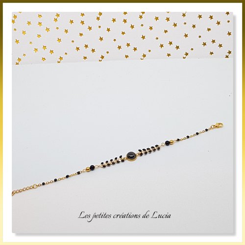 Bracelet sur chaîne en acier inoxydable doré, petites perles en résine, chaîne épi noire, cabochon hématite sur connecteur en acie