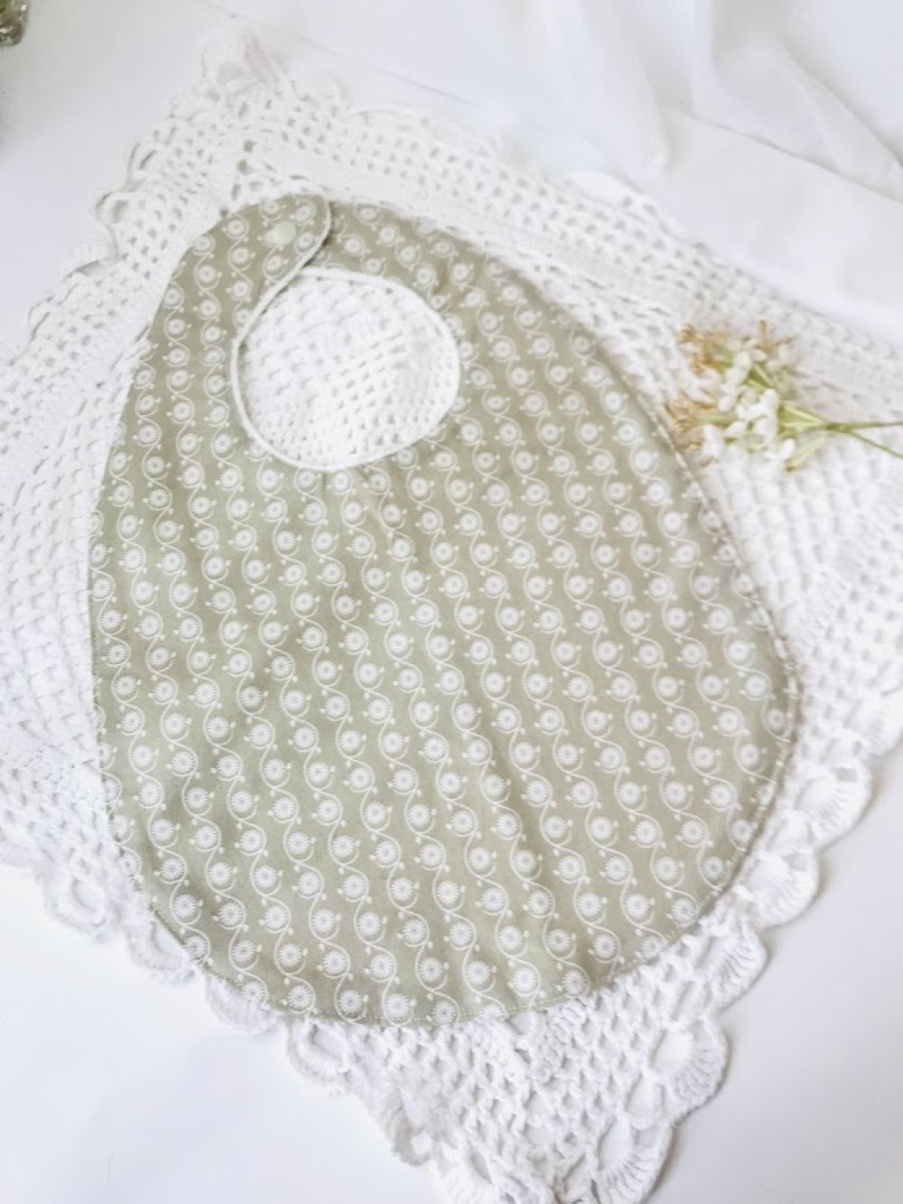 Bavoir bébé Naissance / 6 mois (coton et éponge de bambou oekotex