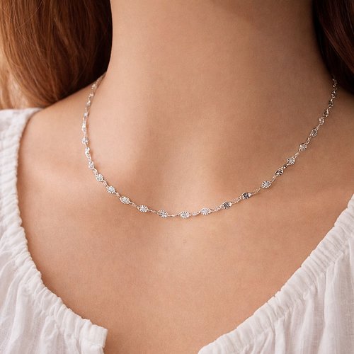 Collier en argent chaîne soleil, symbole éclatant