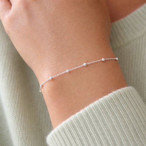 Bracelet minimaliste femme en argent 925 – chaîne perlée – bracelet superposable chic