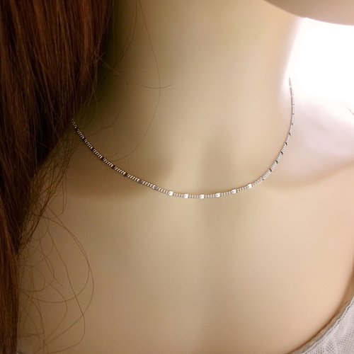 Collier argent massif, perles plates, ras de cou fin moderne, cadeau anniversaire femme