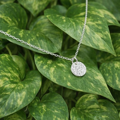 Collier médaille martelée en argent 925 – bijou pendentif rond