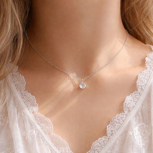 Collier avec pendentif pierre de lune blanche en argent 925