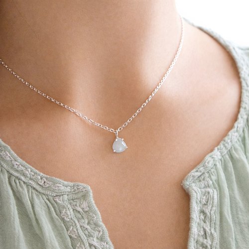 Collier avec pendentif pierre de lune blanche en argent 925