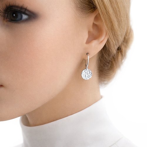 Boucles d’oreilles dormeuses en argent 925 avec médailles martelées